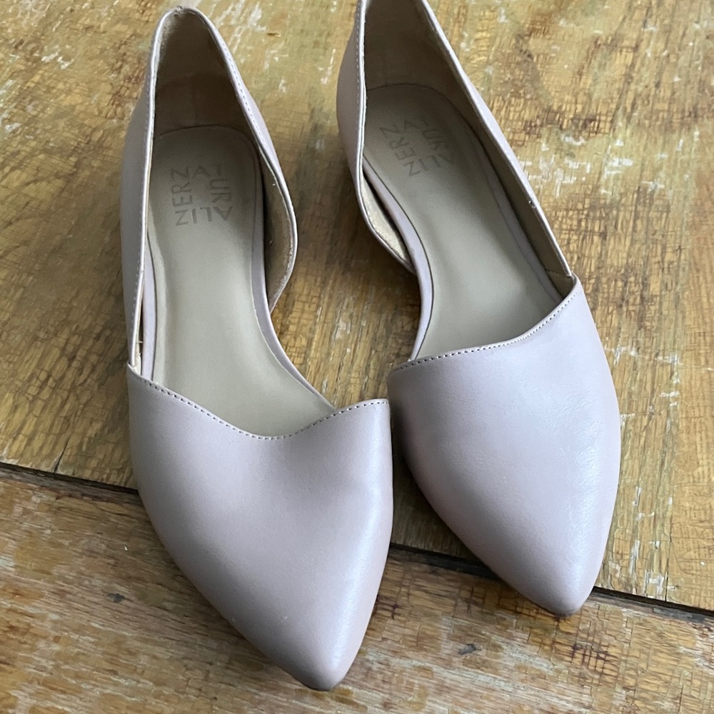 Naturalizer Taupe, Beige/Pink Pointed Flats